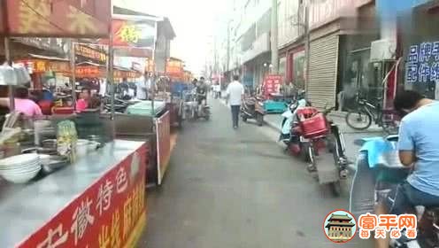 地摊.jpg