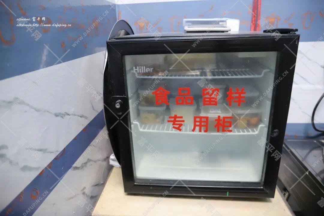 160848zs9zln8rm82p8928.jpeg
